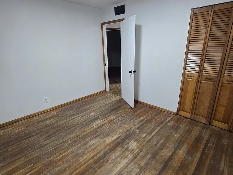 624 SE Greystone Ave — Photo 5