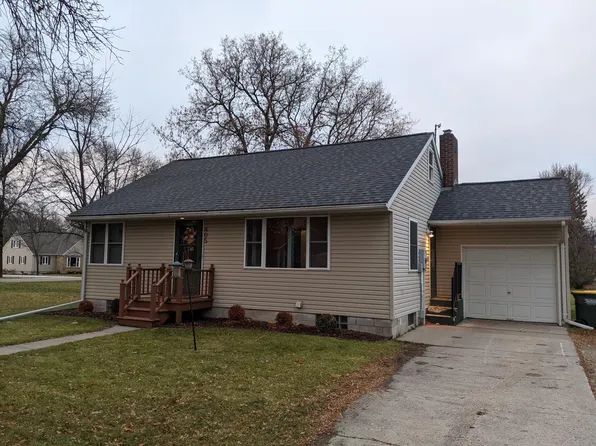405 Agnes St N, Raymond, MN 56282