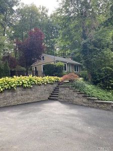 62 Ketewomoke Dr, Halesite, NY, 11743