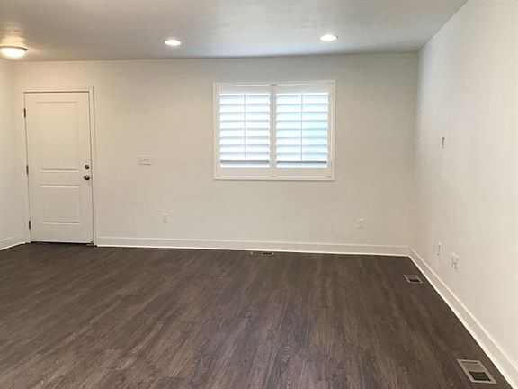 2nd image of 3029 S Willow Creek Dr