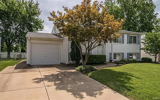 2860 Beechwood Ln photo 1