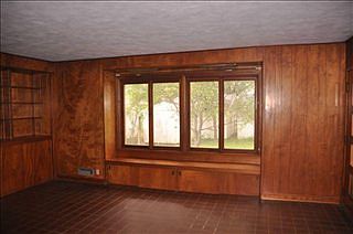 3rd image of 320 W Park Dr
