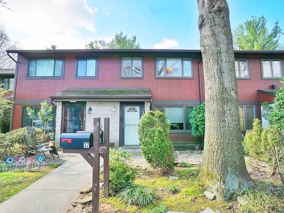 1st image of 39 Belmar Dr W