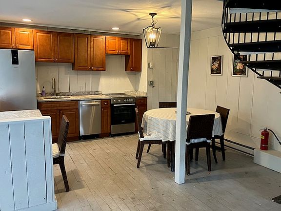 New eat-in kitchen
Floors to be painted