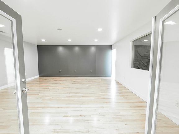 4th image of 2721 W Holden Pl #2