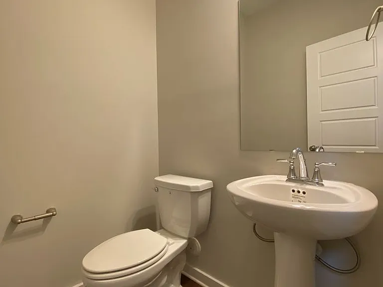 7950 Saint James Dr — Photo 17