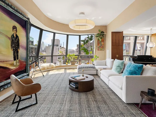 515 W 18th St APT 902, New York, NY 10011