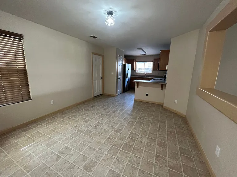 1030 S Vista St — Photo 5