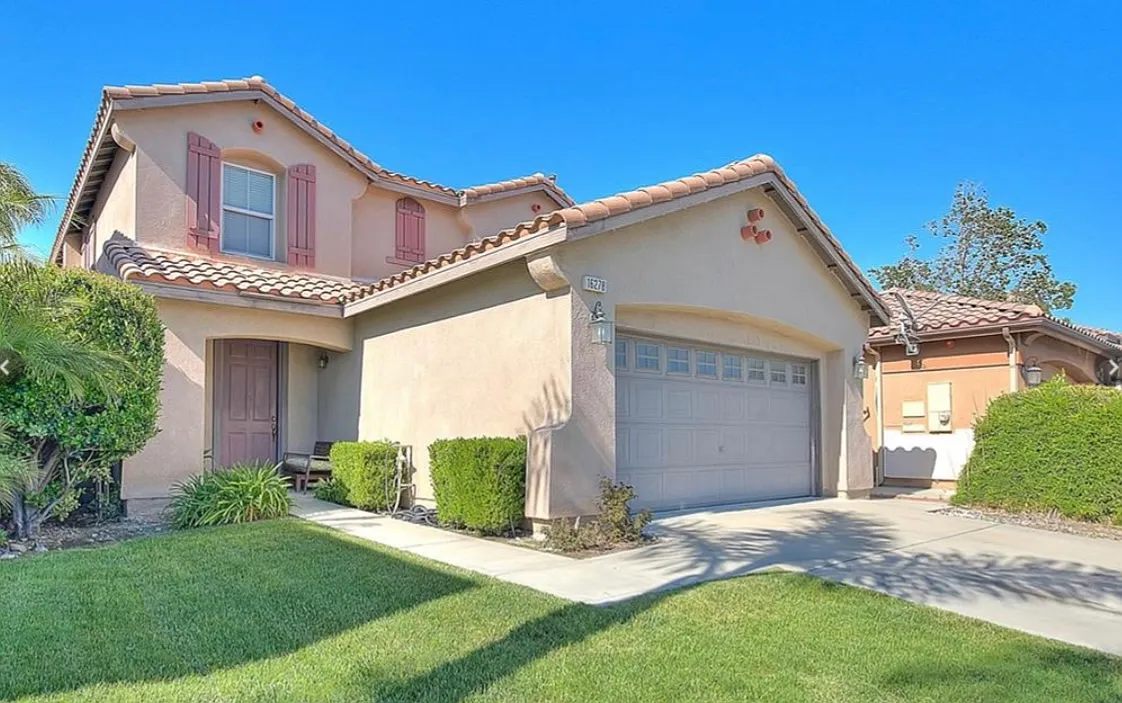 3 bed, 2320 sqft, $3,600 — Photo 3
