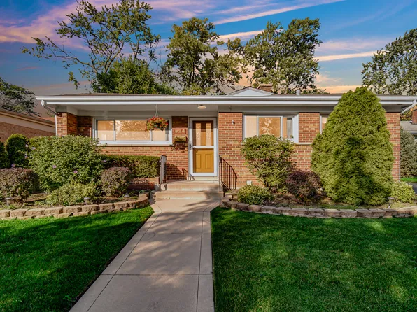 824 9th Ave, La Grange, IL 60525