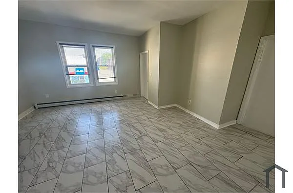 Building Photo - 935 Clinton Ave #2B