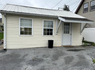 27 N Walnut St #B, Hummelstown, PA 17036