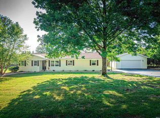 4455 E Lincoln Dr, Newburgh, IN 47630