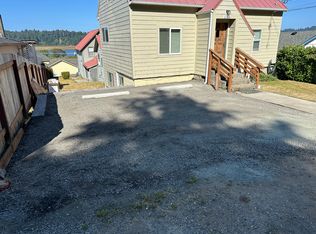 1-1161 2nd St #1, Gardiner, OR 97441