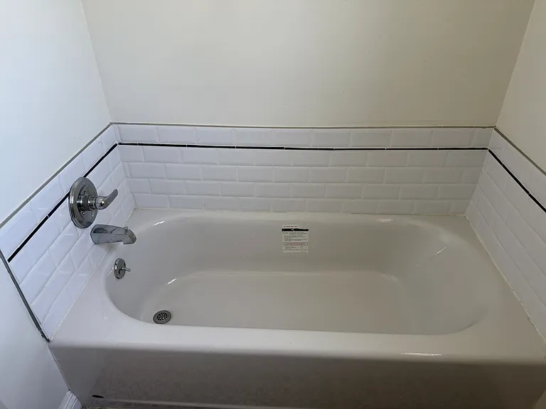 408 N Doheny Dr — Photo 24