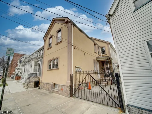 27 Catherine St, Elizabeth City, NJ 07201