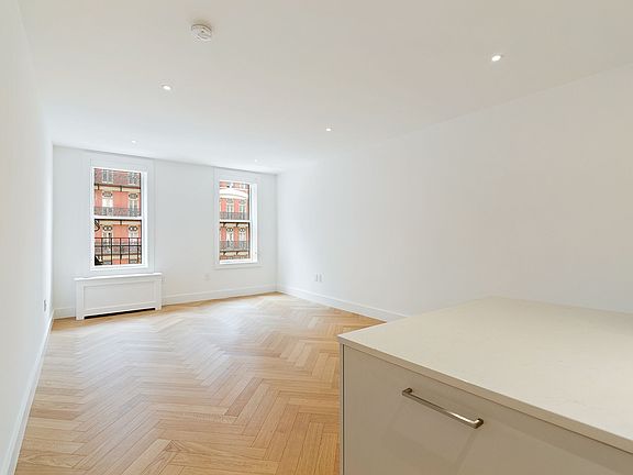 5th image of 225 W 23rd St #2256A