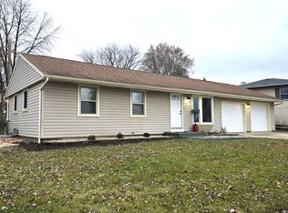 119 W Green Meadows Blvd, Streamwood, IL 60107