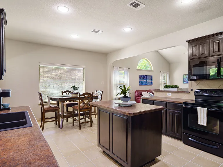 11004 Hawks Landing Rd — Photo 11