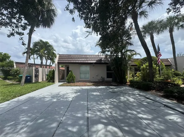7420 Big Cypress Dr, Miami Lakes, FL 33014