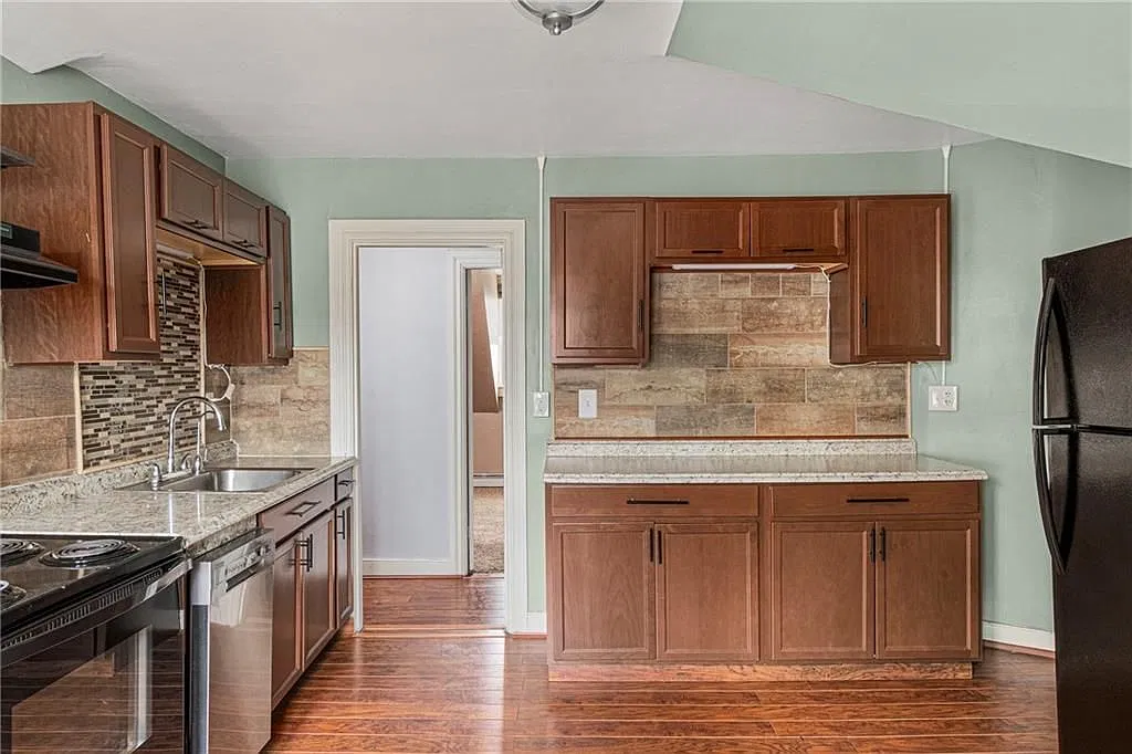 2 bed, 1.0 bath, 900 sqft, $1,950 — Photo 2