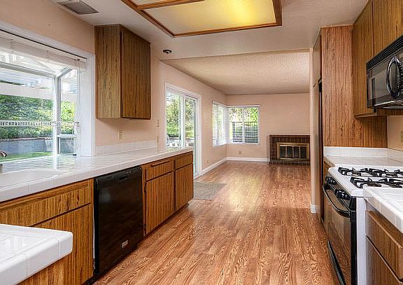 5th image of 23110 Calvello Dr