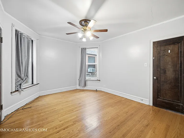 2045 W Farragut Ave #3 — Photo 23