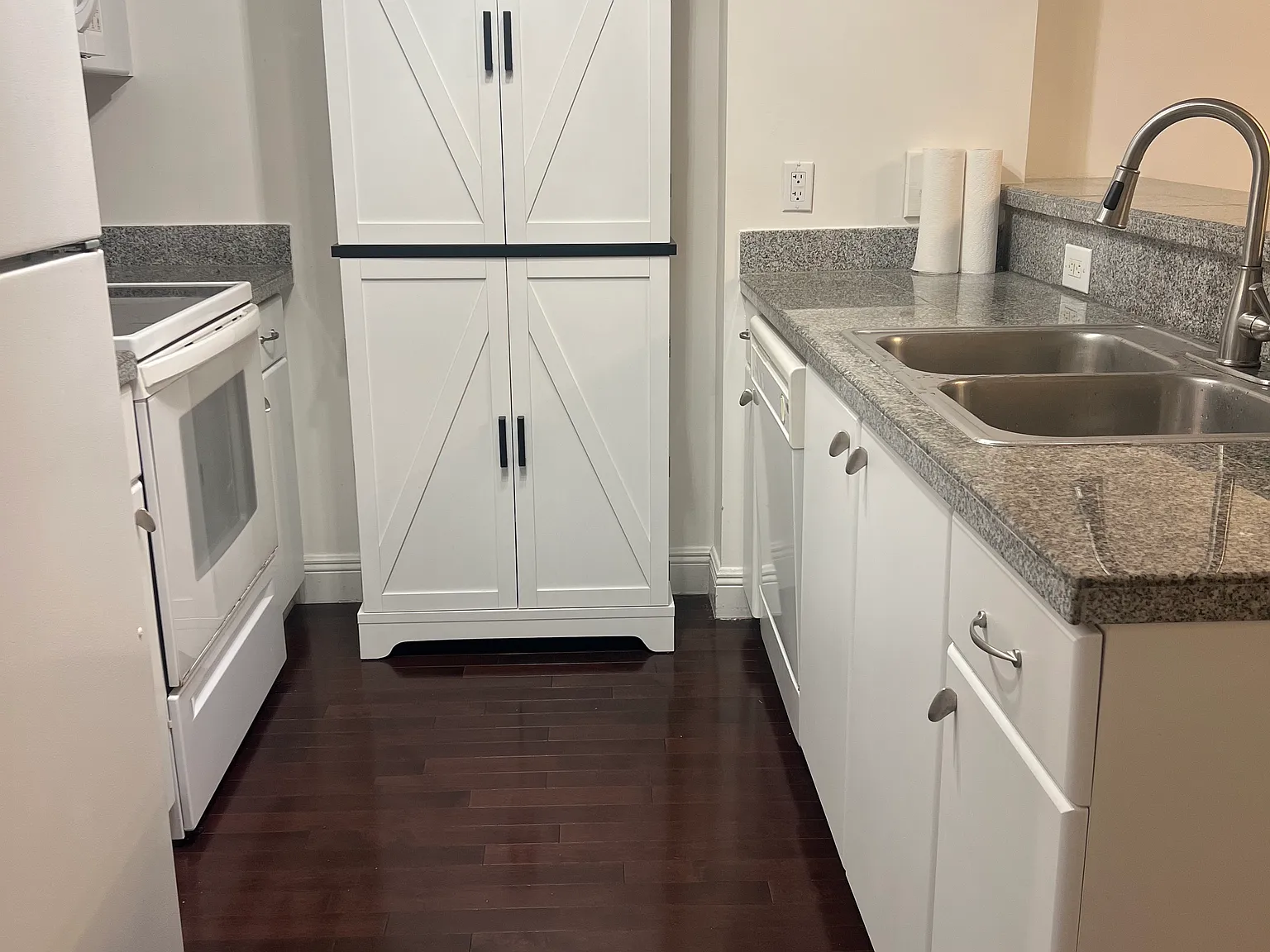 Studio, 440 sqft, $1,800 — Photo 2