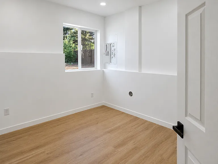 3927 SW Webster St — Photo 10