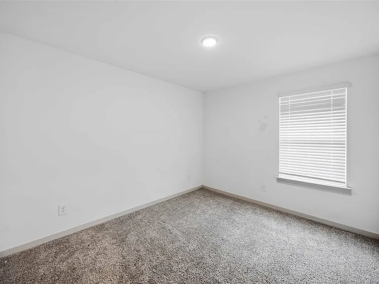 7219 Whispering Leaf St — Photo 18