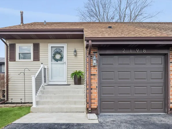 2198 Wildwood Ln, Hanover Park, IL 60133