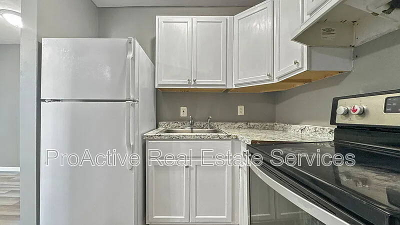 1100 Wilson Rd — Photo 4