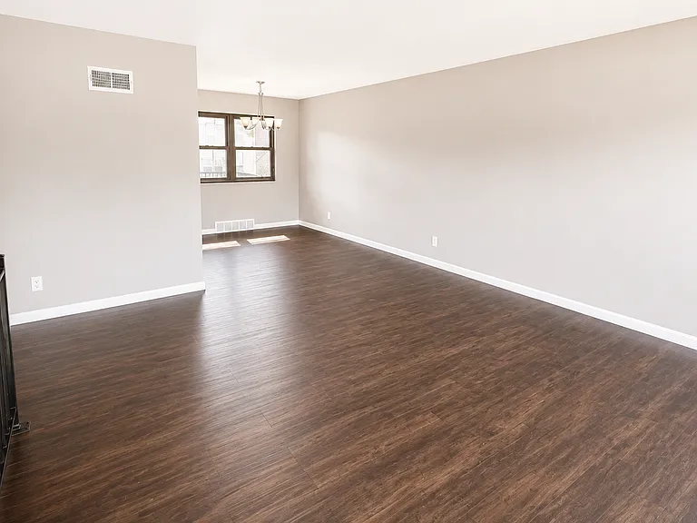 9843 Briarstone Dr — Photo 7