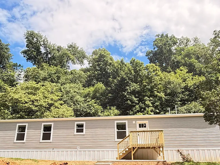 32 Manor Dr — Photo 5