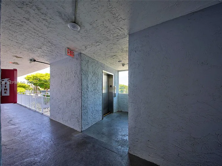 9351 Fontainebleau Blvd #B415 — Photo 34