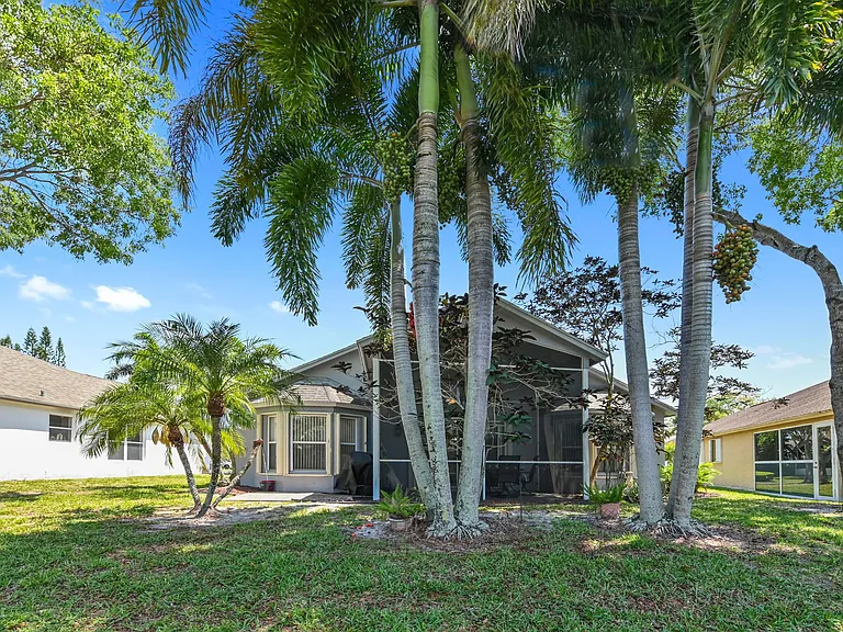 2241 Soundings Ct — Photo 32