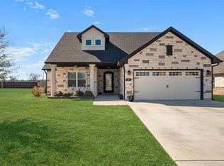 103 Les Ln, Smithville, TX 78957