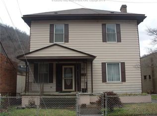 412 4th Ave, Montgomery, WV 25136