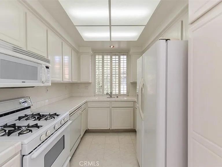 3400 Ladrillo Aisle — Photo 12