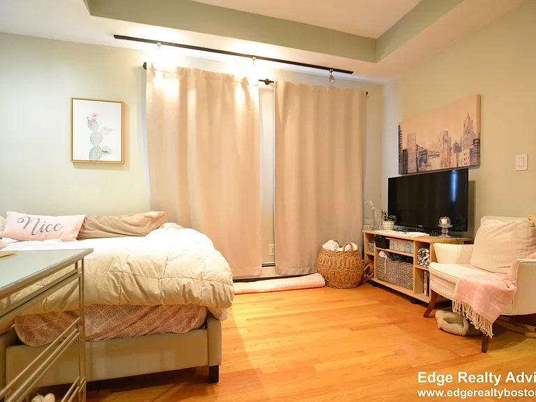 77 Easton St #1 — Photo 9