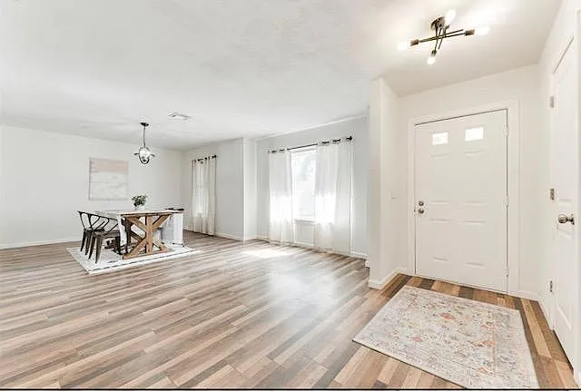 12213 Sylvester Dr — Photo 5