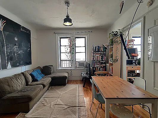 3rd image of 67 Weirfield St Floor 2