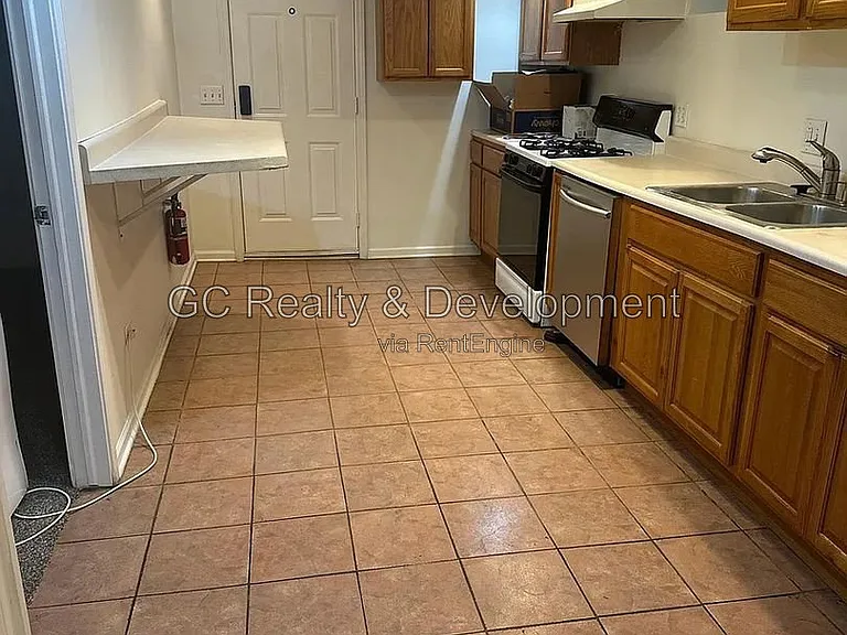 4422 S Saint Lawrence Ave #B — Photo 6