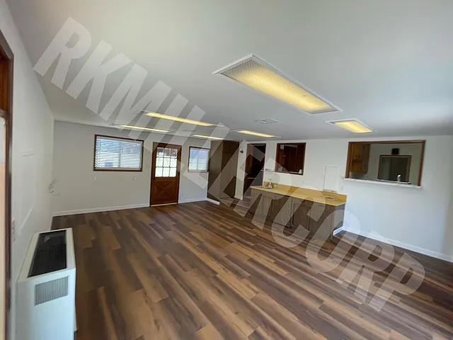 Bonus family room with wet bar