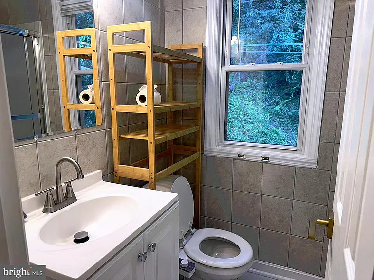 3731 Kemper Rd — Photo 15