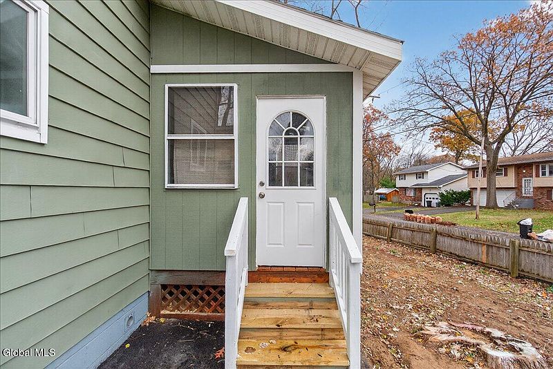 5th image of 278 Donald Avenue