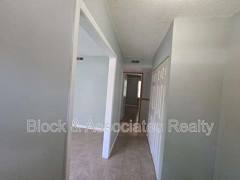 2612 Ernest St — Photo 12