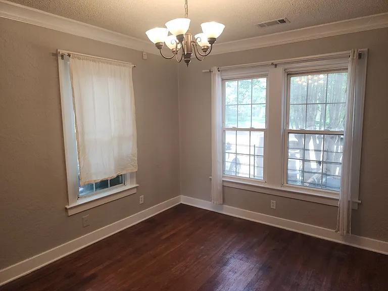 753 N McLean Blvd — Photo 20