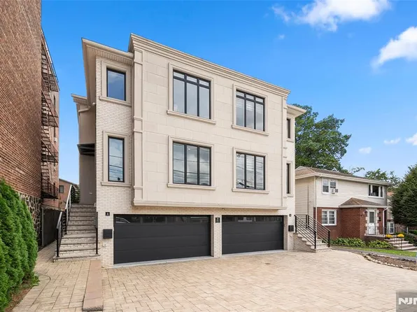 30 Henry Ave #A, Palisades Park, NJ 07650