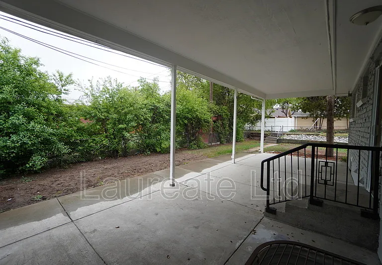2268 W Maplewood Ave — Photo 23